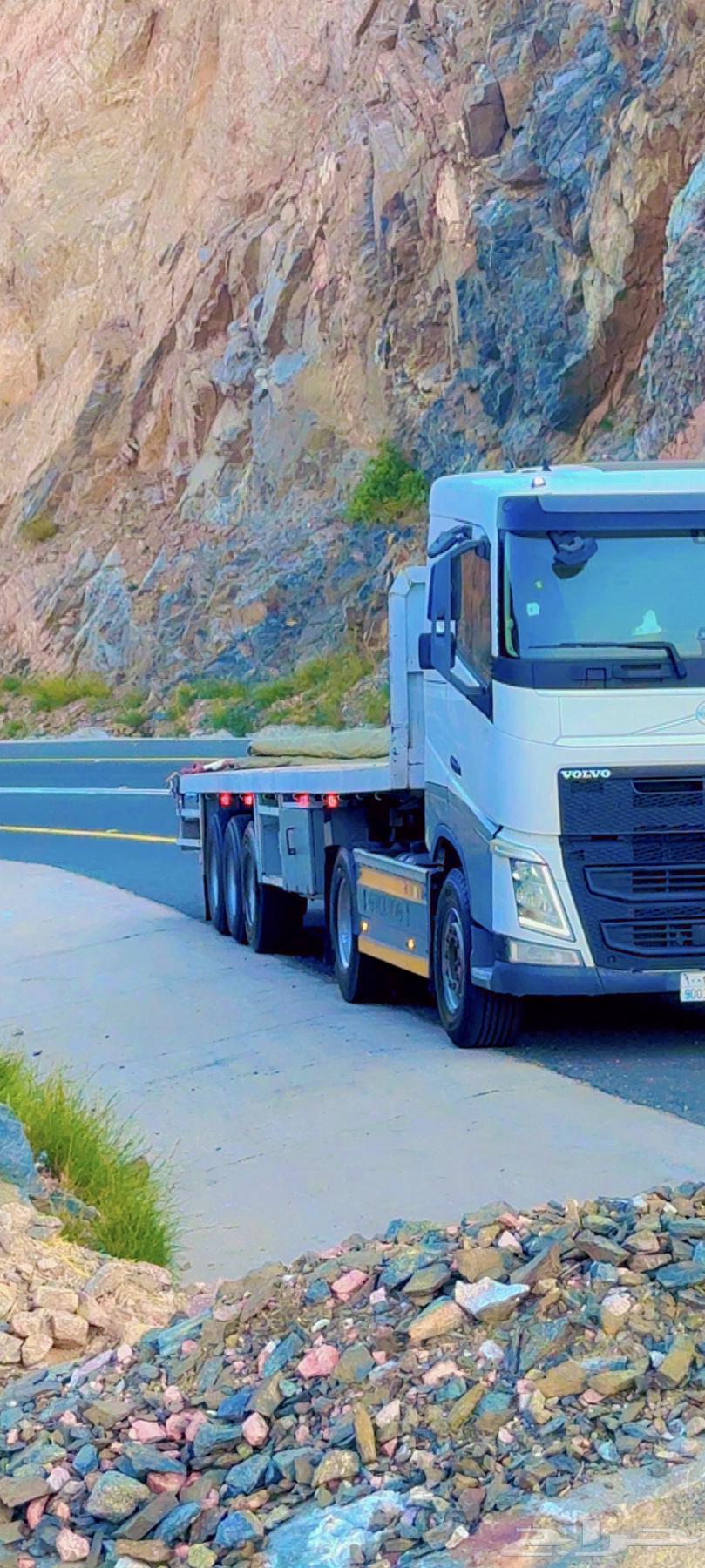 13.60 Flatbed for Transporting and Moving Goods64423021994498110