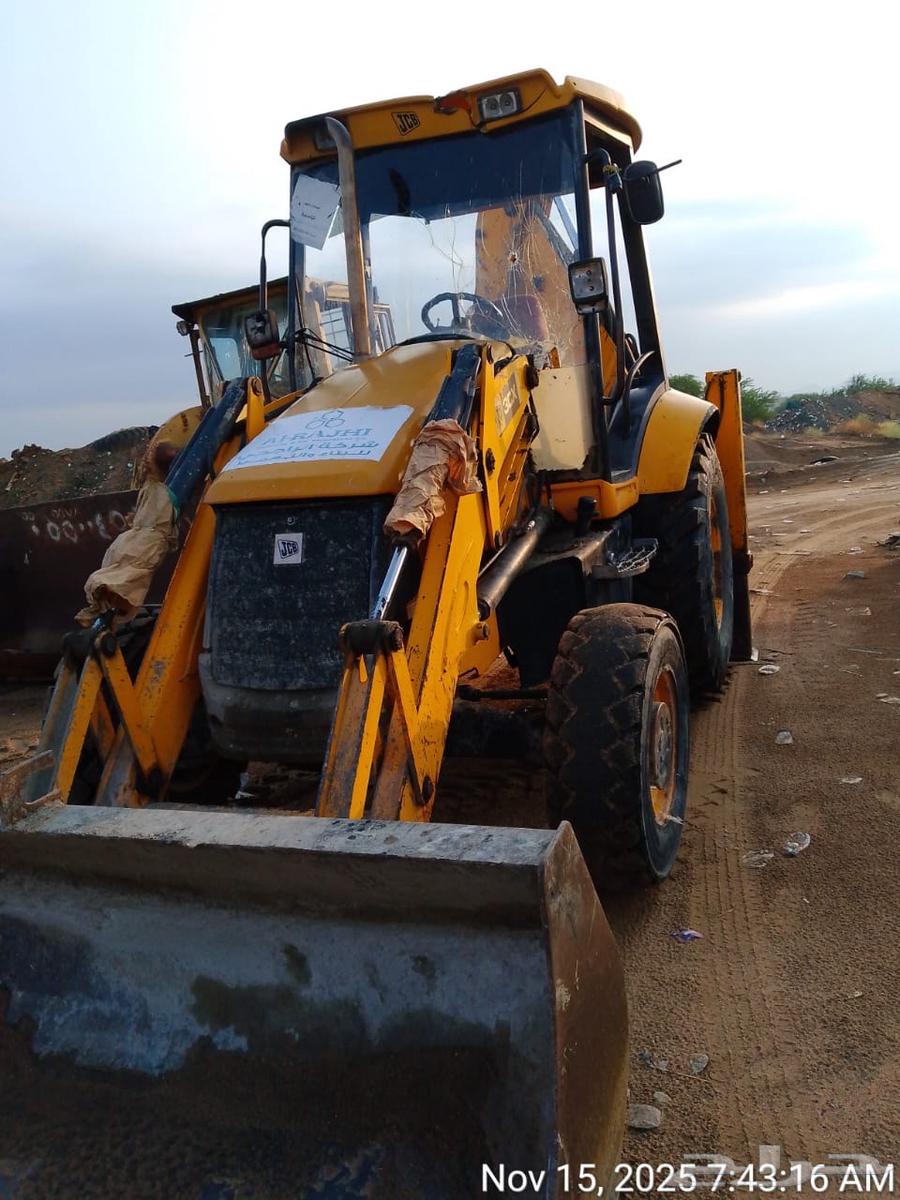 حفار عرجاء جي سي بي سائق هندي للإيجار64423069932161111