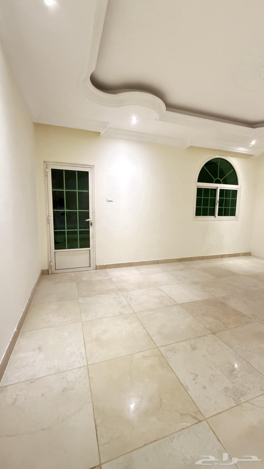 شقه للايجار في حي الروضة جدة 4 غرف و صالة64424638200579110