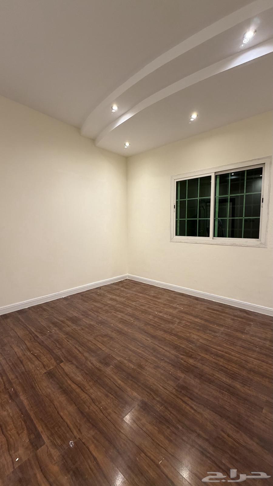 شقه للايجار في حي الروضة جدة 4 غرف و صالة64424638200579111