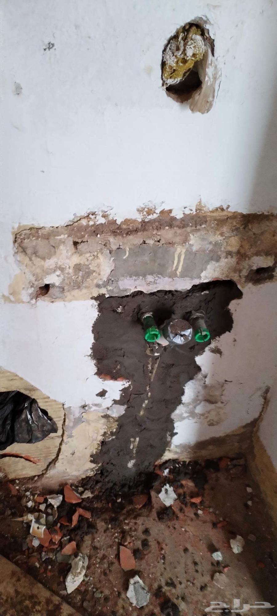 I am a building teacher, a building teacher, and expert in plastering, tiling, and renovations. There is a teacher who specializes in construction.64423353339009112