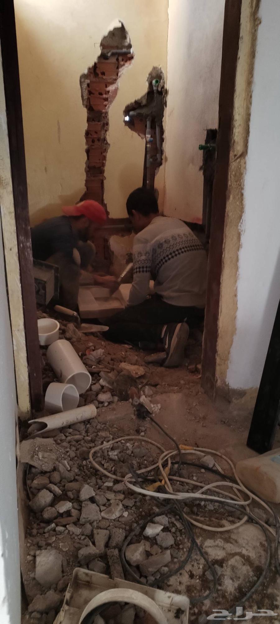 I am a building teacher, a building teacher, and expert in plastering, tiling, and renovations. There is a teacher who specializes in construction.64423353339009114