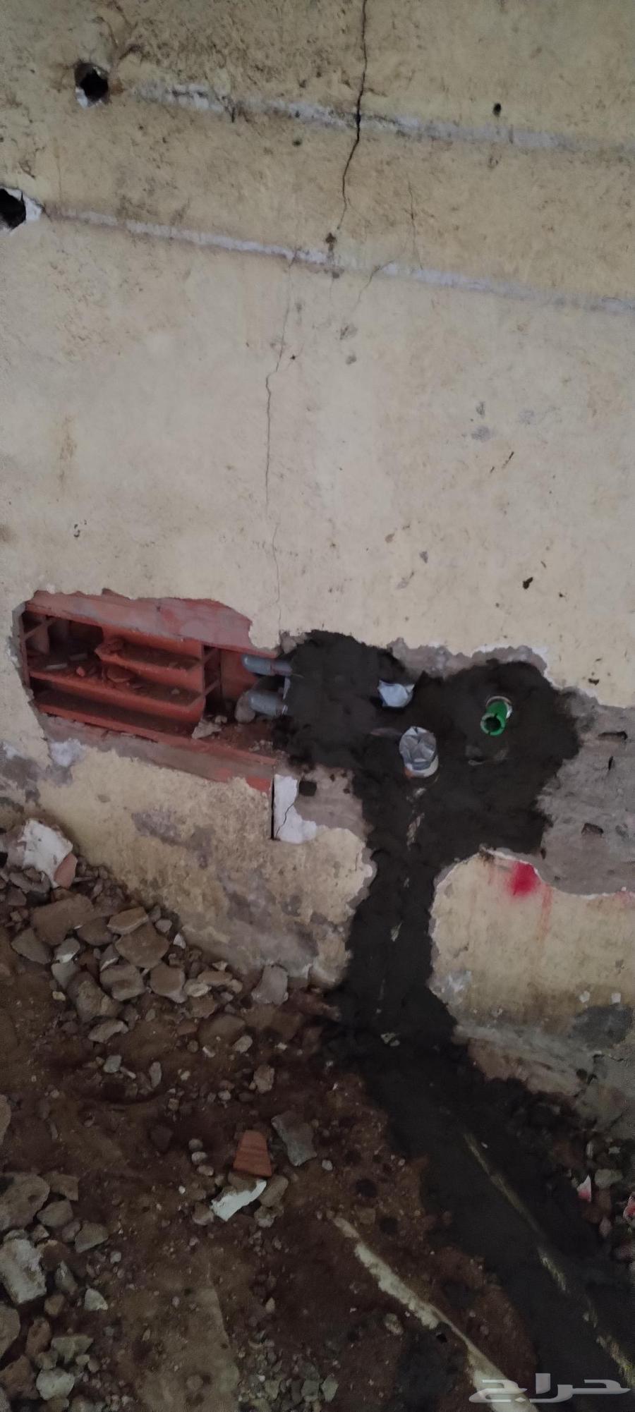 I am a building teacher, a building teacher, and expert in plastering, tiling, and renovations. There is a teacher who specializes in construction.64423353339009111