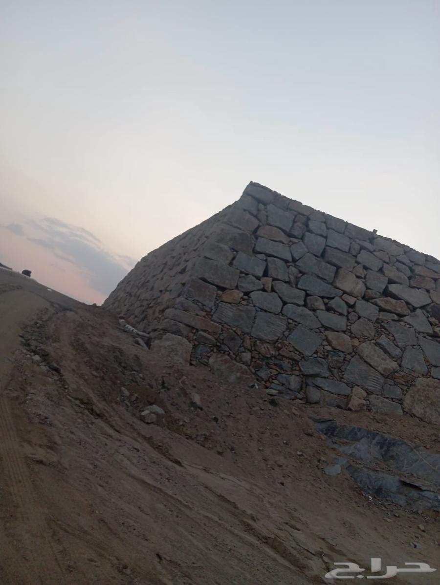 بكلين لبناء الحجر وقص الاراضي ولهدم المباني اتالفه64457870788609111