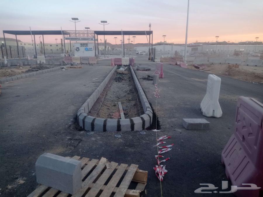 Contractor for curb and interlock installation at the lowest prices64458303496451110