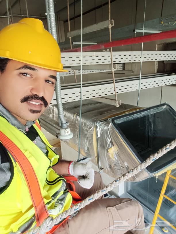 Maintenance, installation, and setup technician for all types of air conditioners64458087594755110