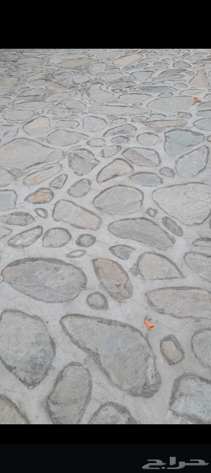 Stone mason with all types of stone, large and small, cladding64458102947202113