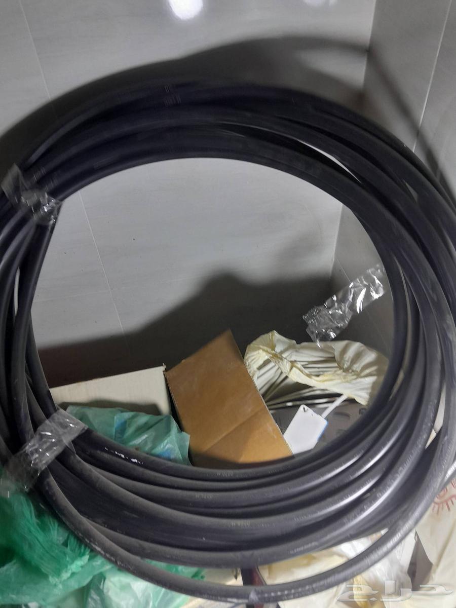 There is a new, unused electricity meter cable, approximately 15 meters long, clean64459305055874112