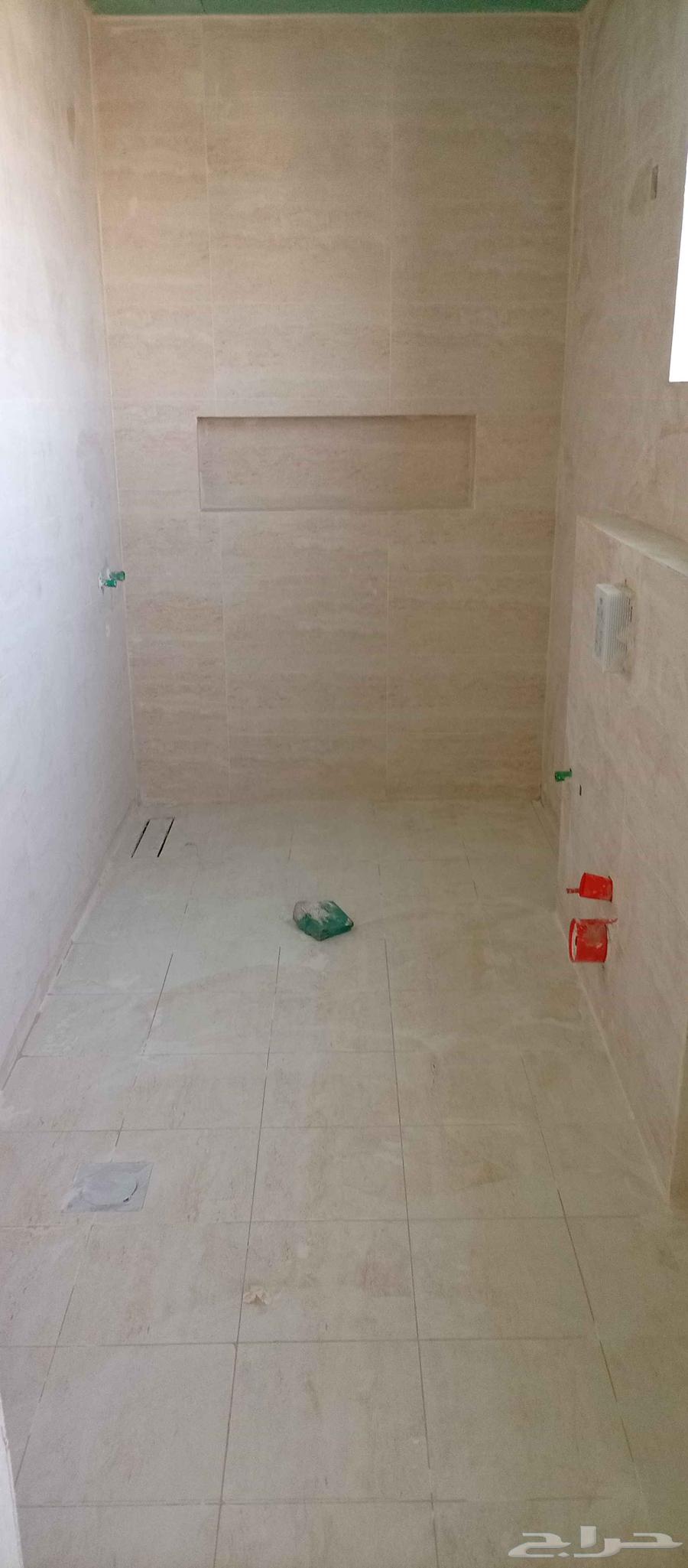 A Pakistani teacher wants to work as a plumber tiler or in r64459379074562110