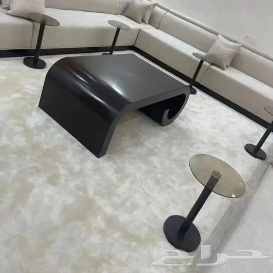 We customize tables of all types: wood, glass, marble.64459424236162110