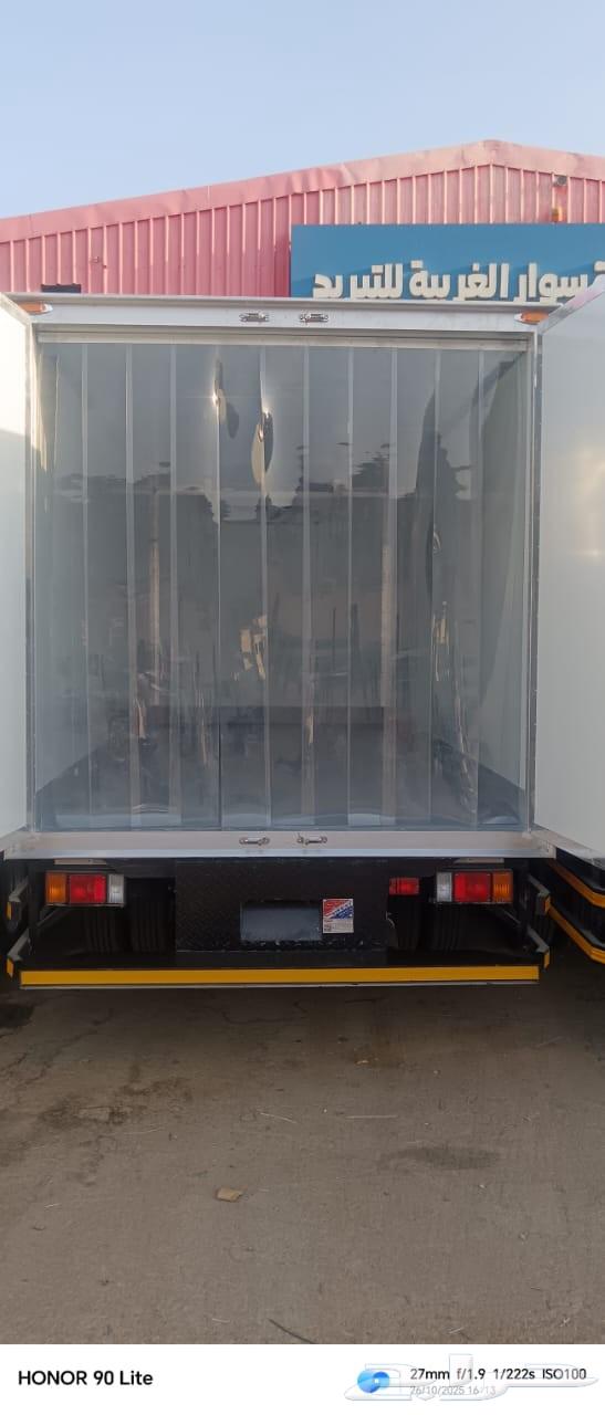 Van car insulation and construction of insulated boxes for vans and trucks64458810731521112