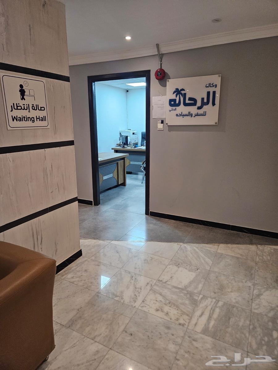 مكتب للتقبيل على شارع الستين64458135316867112