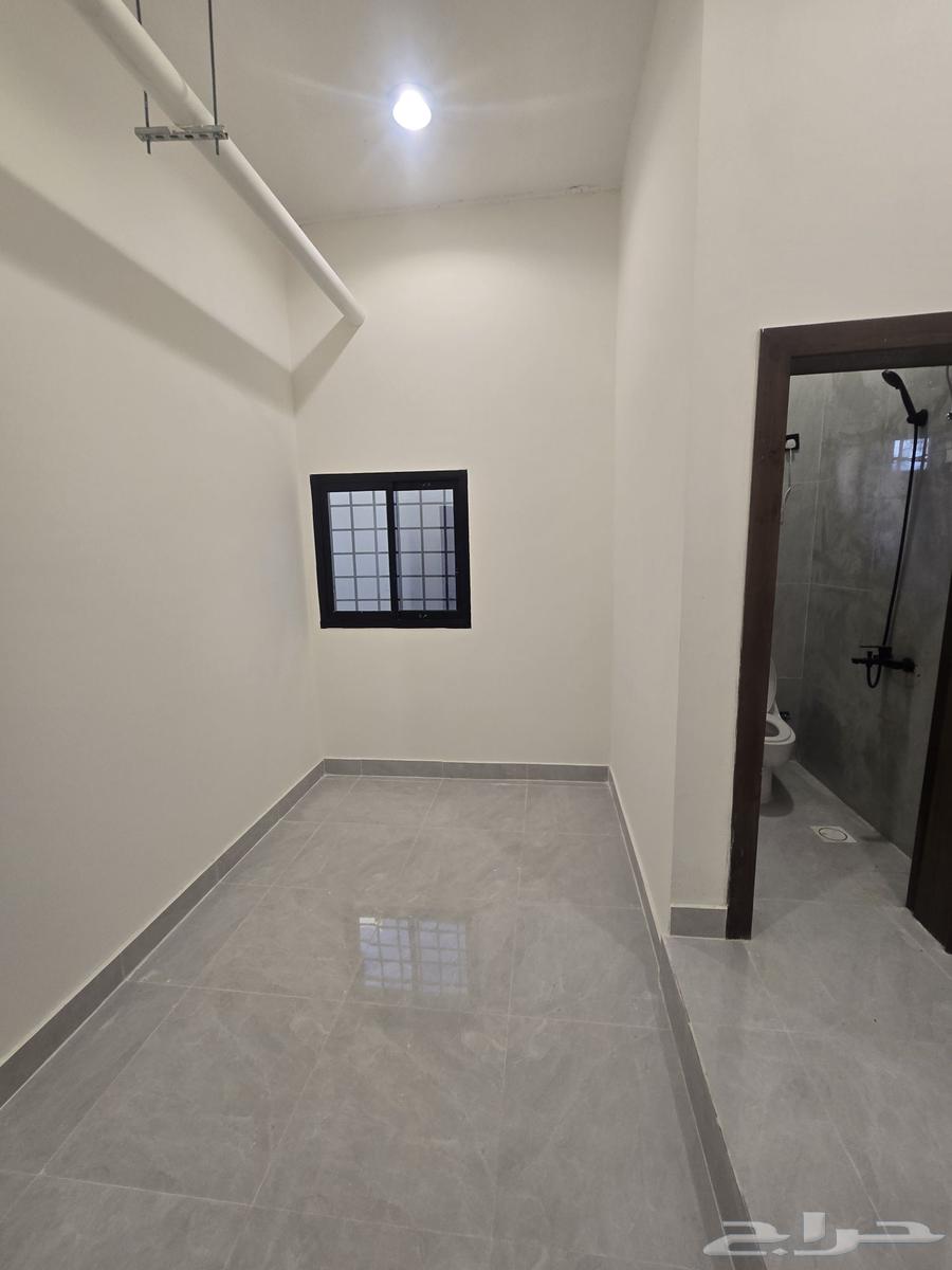 للبيع تاون هاوس دور وملحق 635 الف غرفه للسائق وموقف سياره64458118373122113