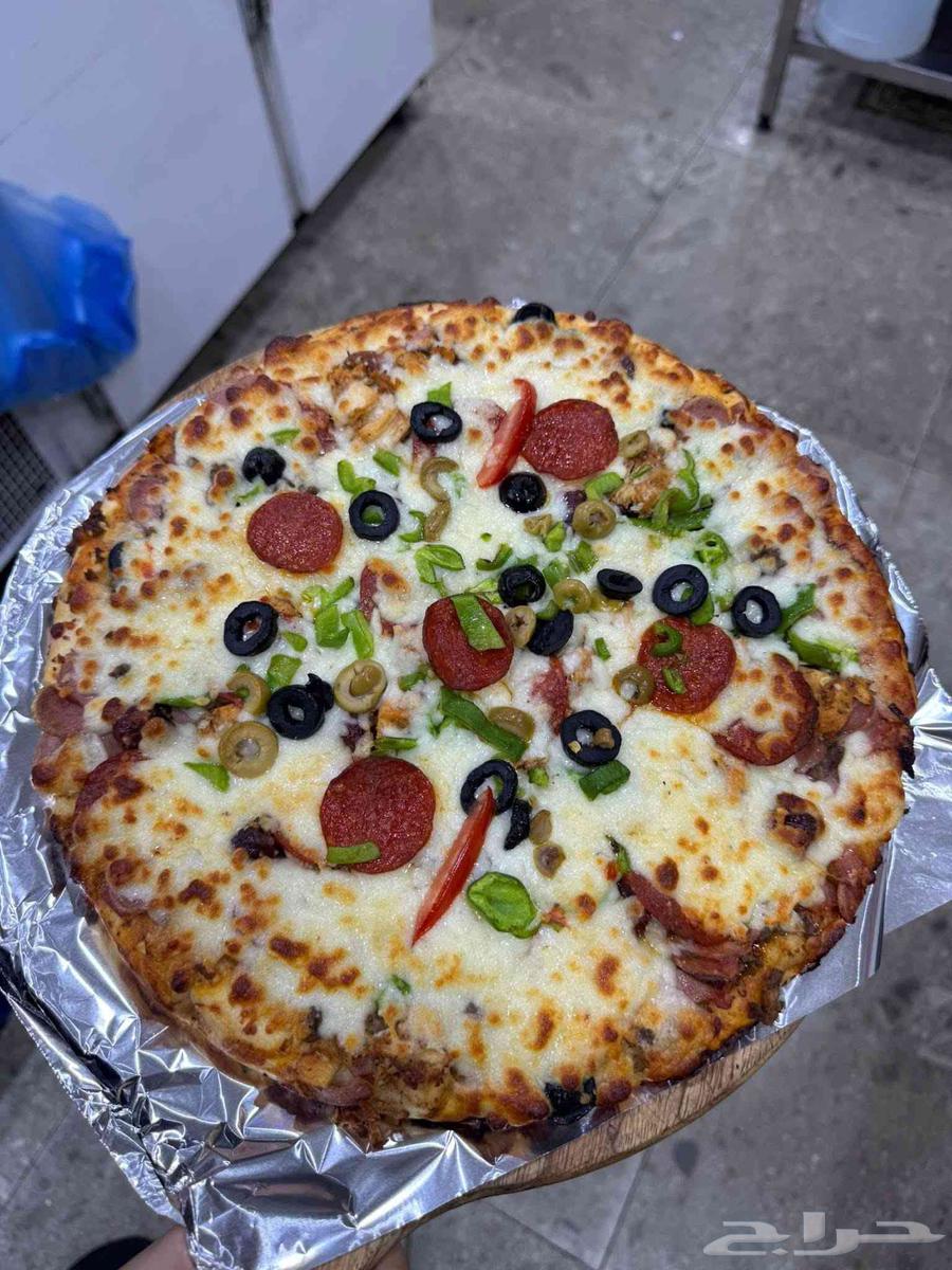 انا معلم بيتزا  وفطاير خبره 10 عام ف جميع أنواع البيتزا وال64459528715394110