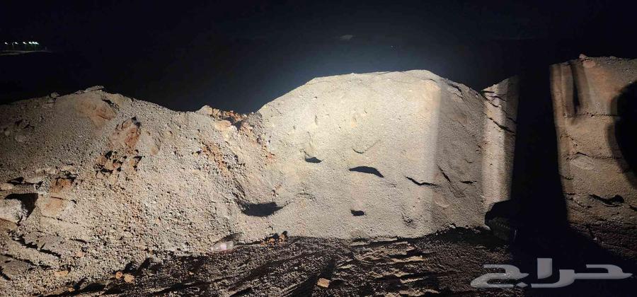 يوجد لدينا مواد ناعمه وحجر وصبيص وردميات64459528647682110