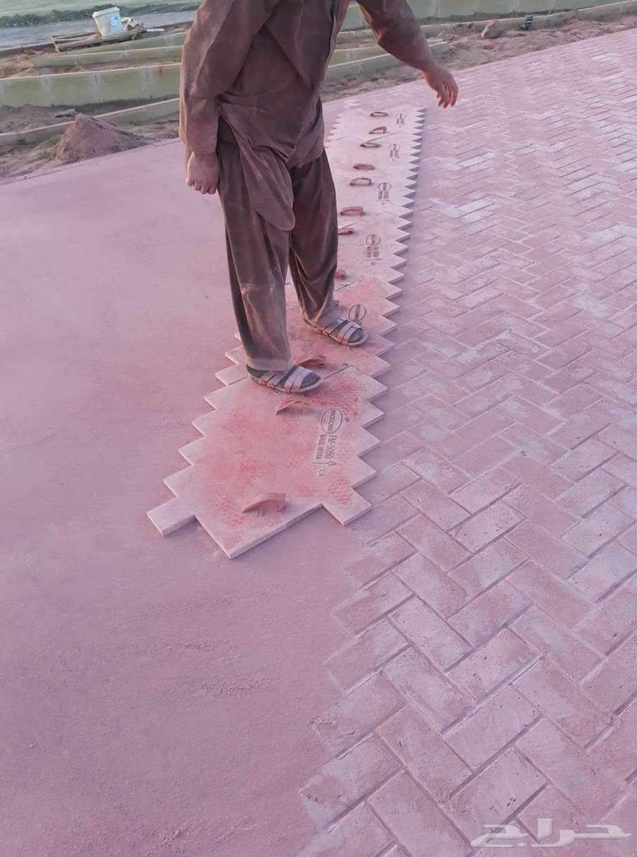 I operate floor fans, concrete casting, decorative endings. Printed colored64459468428546110