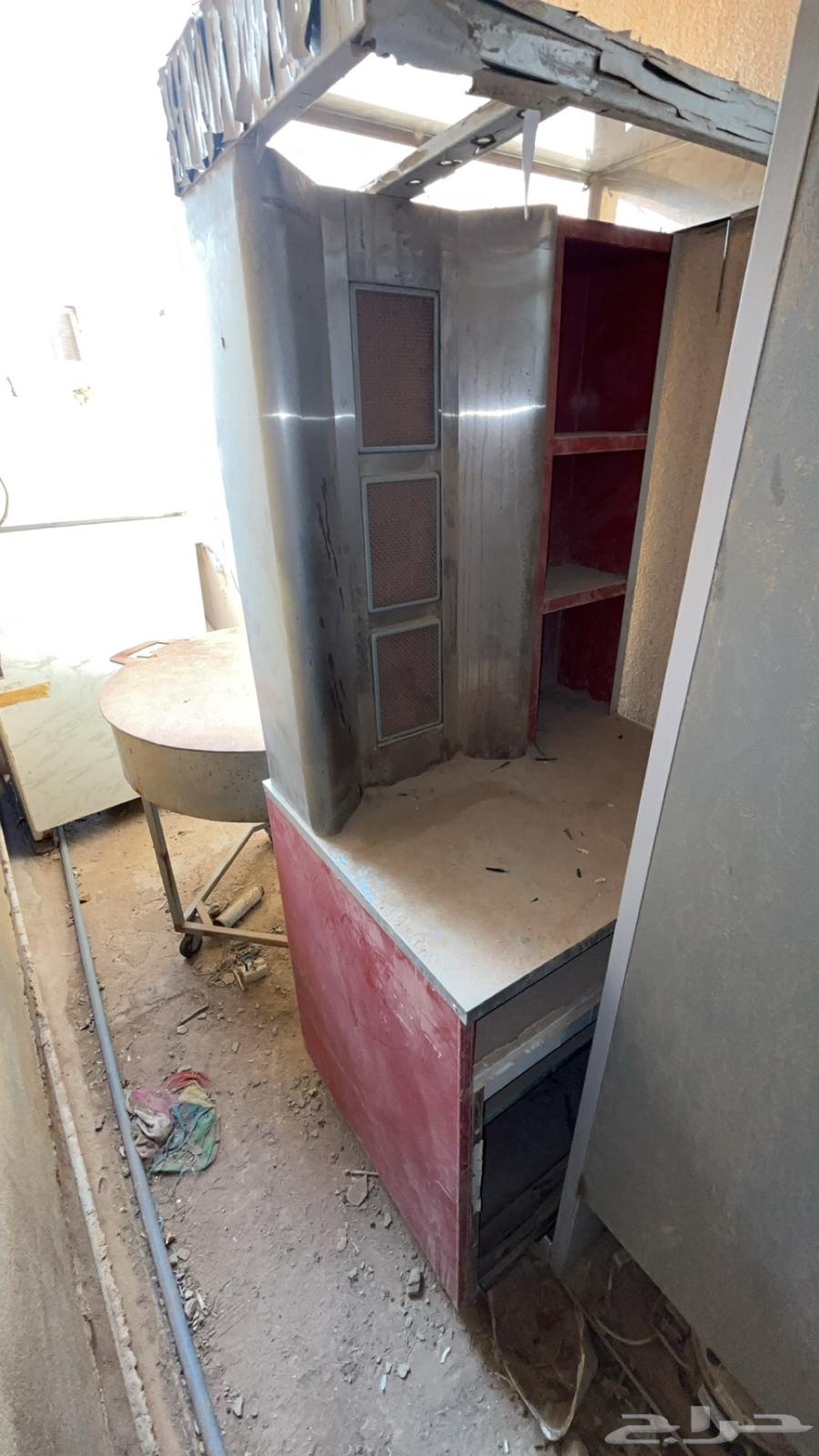 للبيع اله شاورما شاريها جديده وماتشتكي من شي من 2012 متروكه64473852689665110