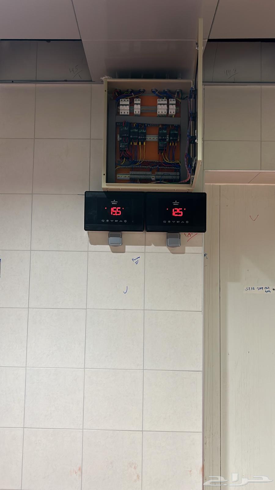 Cooling, freezing, and display refrigerator rooms64473805447555113