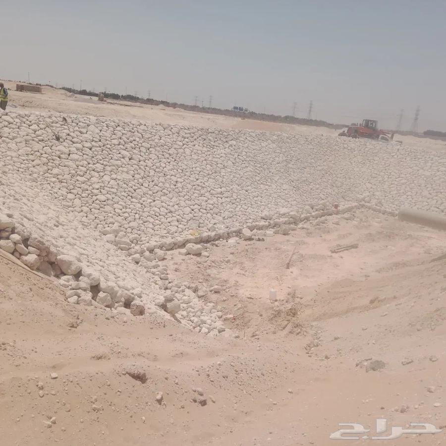 مقاول وتركيب الحجر الطبيعي تدبيش الحجر بحيرات وحواجز مائيه64473899250689112