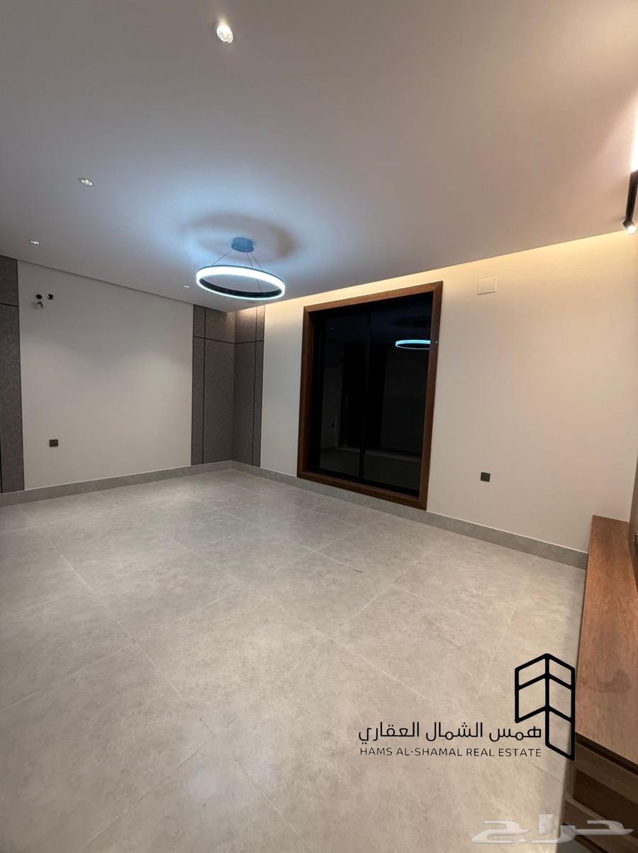 للبيع شقه ارضيه حي الاخضر 6 غرف64473723229827114