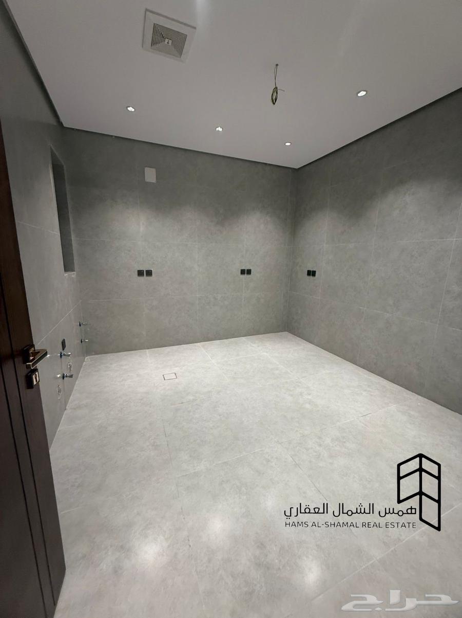 للبيع شقه ارضيه حي الاخضر 6 غرف64473723229827112