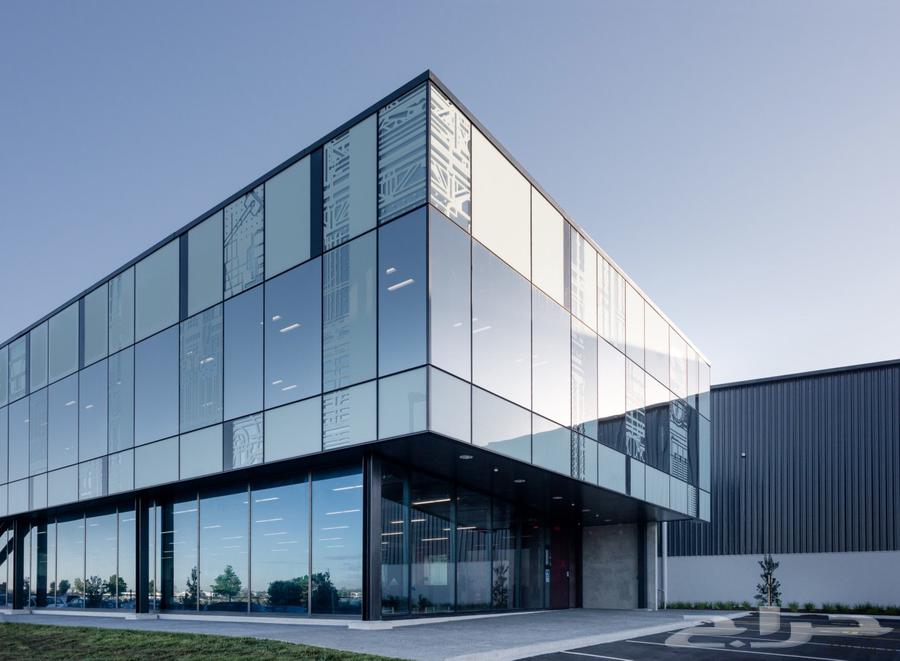 تركيب جميع انواع الزجاج والمرايا ونوافذ والالمونيوم64459882964098110