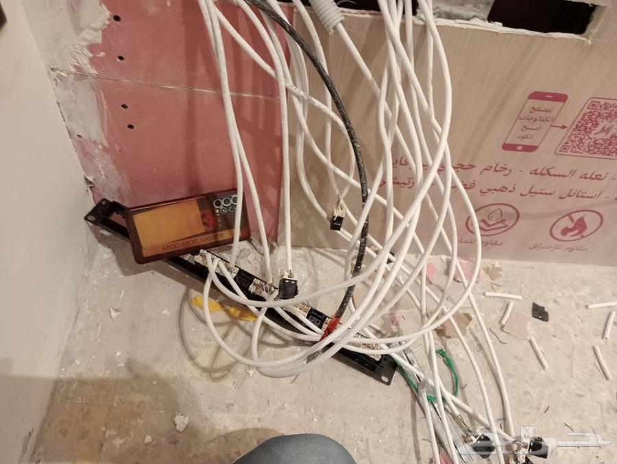 كهربائي بالمدينة المنورة فني انتركوم واقفال ذكيه64473868384258114