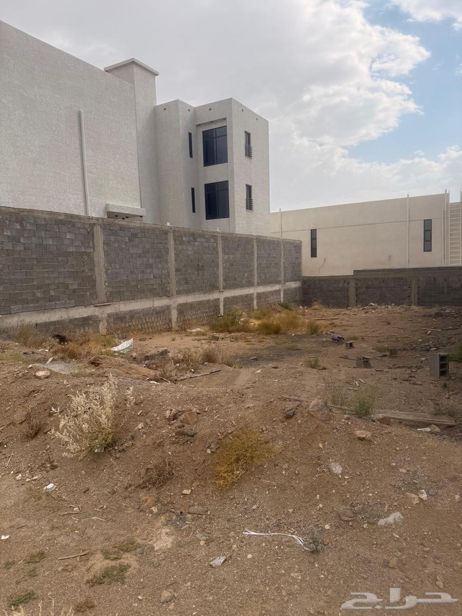 للبيع ارض سكنيه خميس مشيط مخطط الضاحيه 299 الف بصك صيده64473788660099112