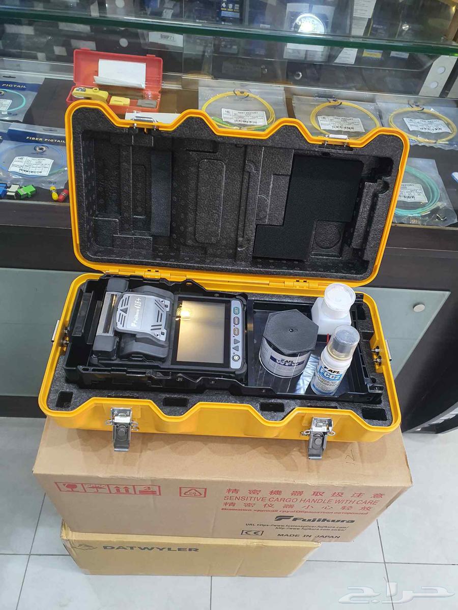 فني الياف بصريه الياف ضوئيه متخصص تلحيم و صيانة فايبر64473899273986113