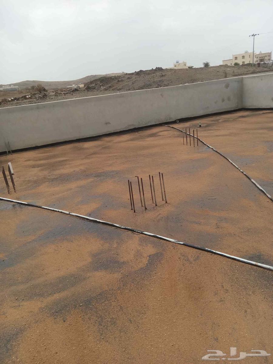 Tar insulation against rain on the roof, hangar, bathrooms, and kitchen64459913544195112