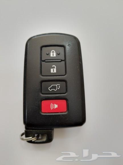 Mobile key service in Riyadh and its surroundings, technician comes to your location, key cutting for lost keys64473949085314111