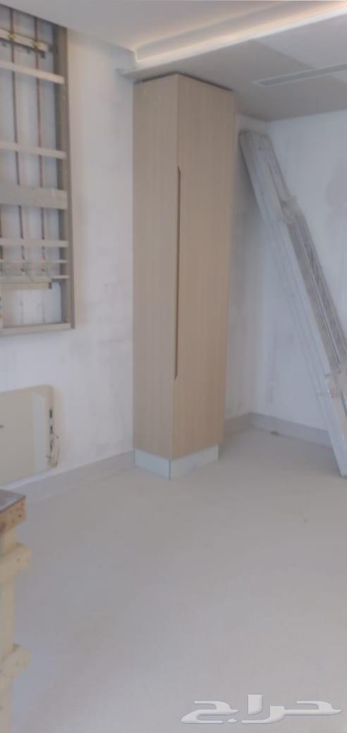 نجار تركيب وتصنيع أبواب ومطابخ وديكورات وصيانات64474059128579112