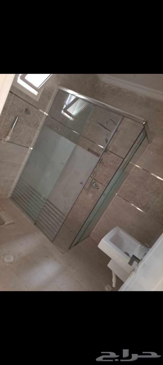 Skilled Technician for Installing Security Glass64473725544833113