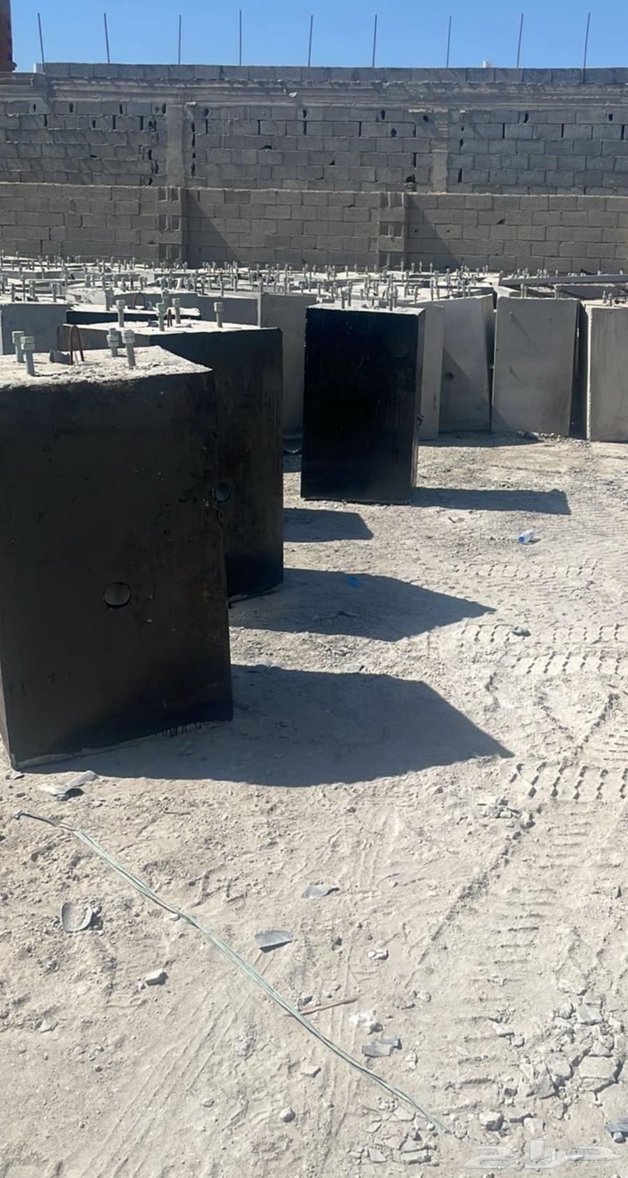 Concrete base lighting columns64459927883905114