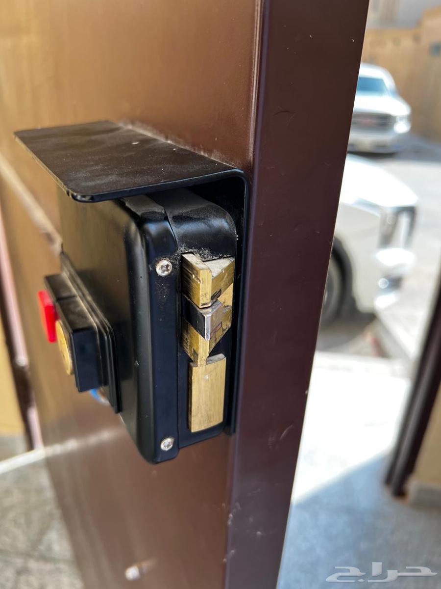 Door blacksmith, welding, maintenance, and installation of electric and smart locks, programming64473982287361113