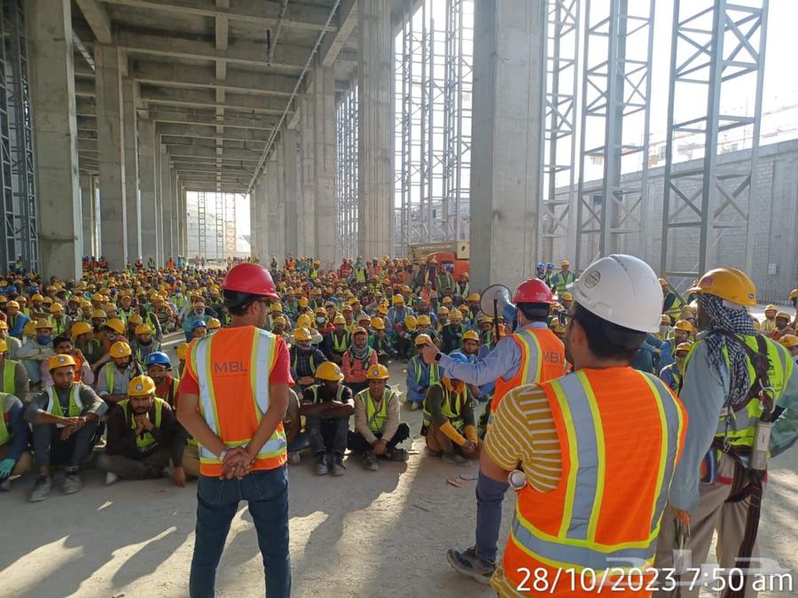 يوجد لدينا عمال تحميل تنزيل اتصل نصل متوجدين في كل مكان64270286078465114