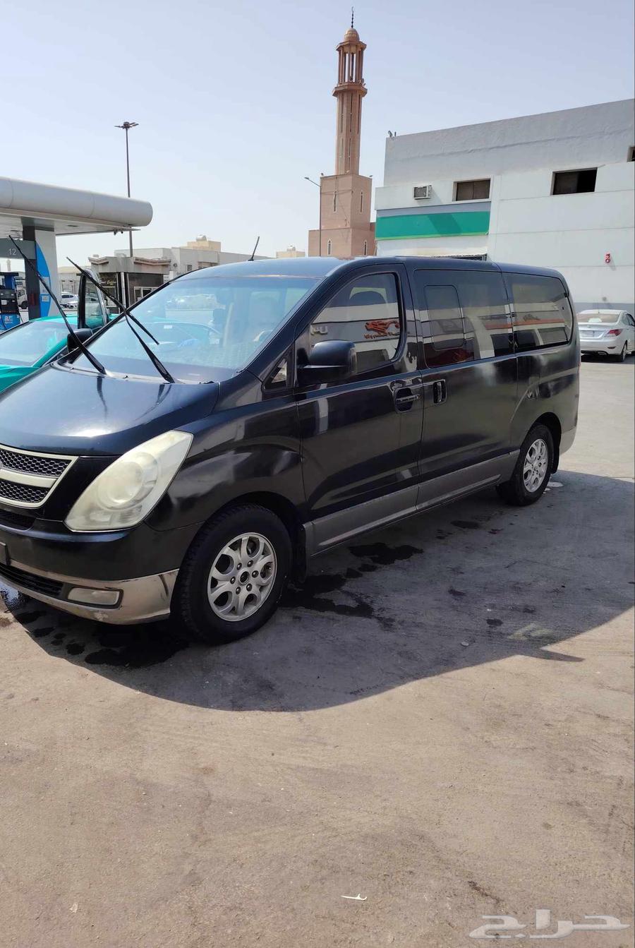 Delivery throughout Riyadh with a modern H1 car for ride services64273586025603110