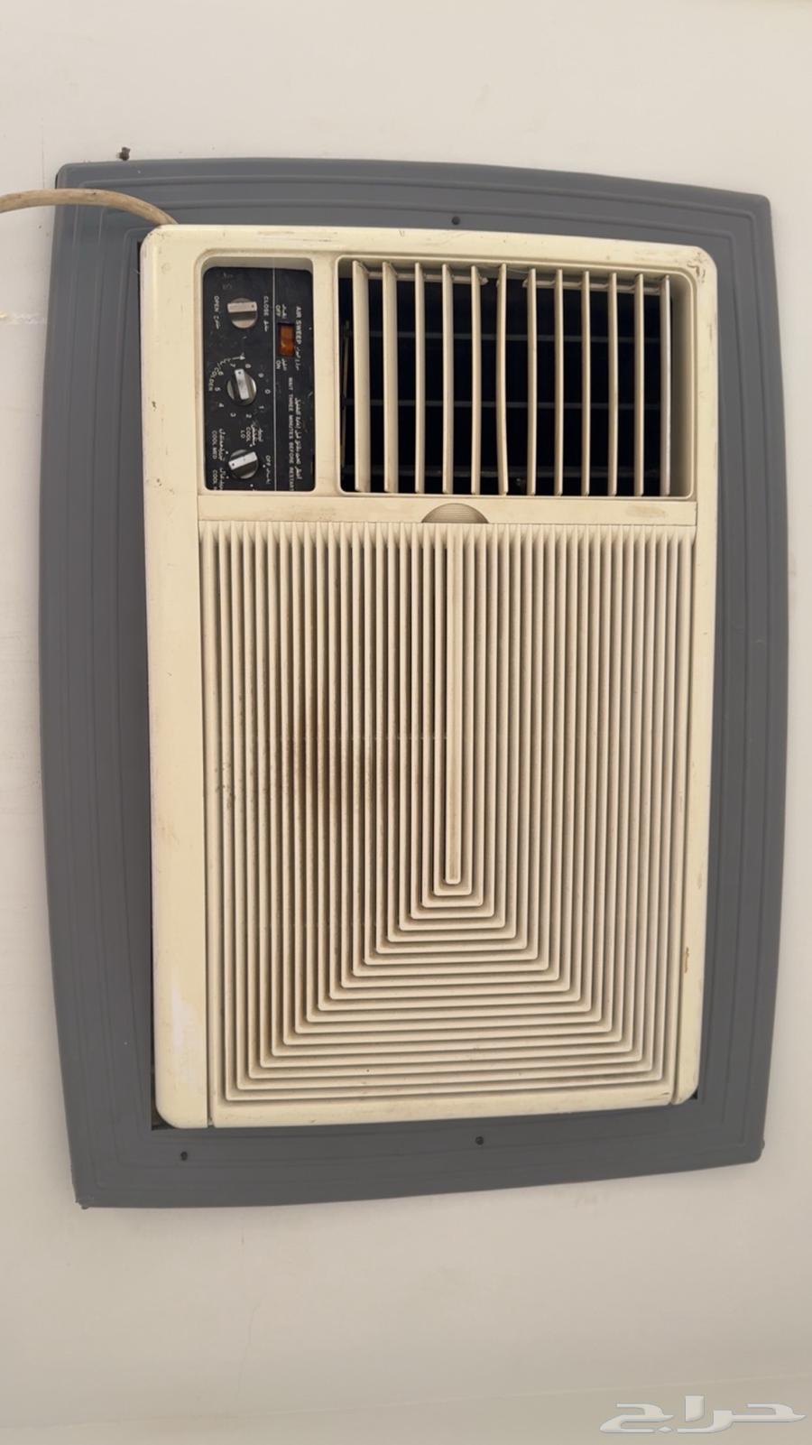 4مكيفات شباك نظيفه جدا للبيع64474250775043112