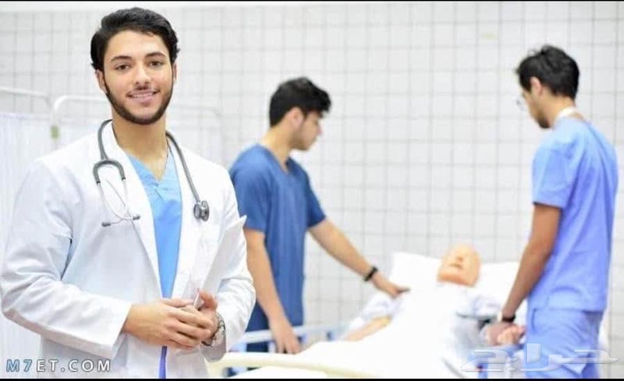 مرافق مريض وكبار السن64474345861250110