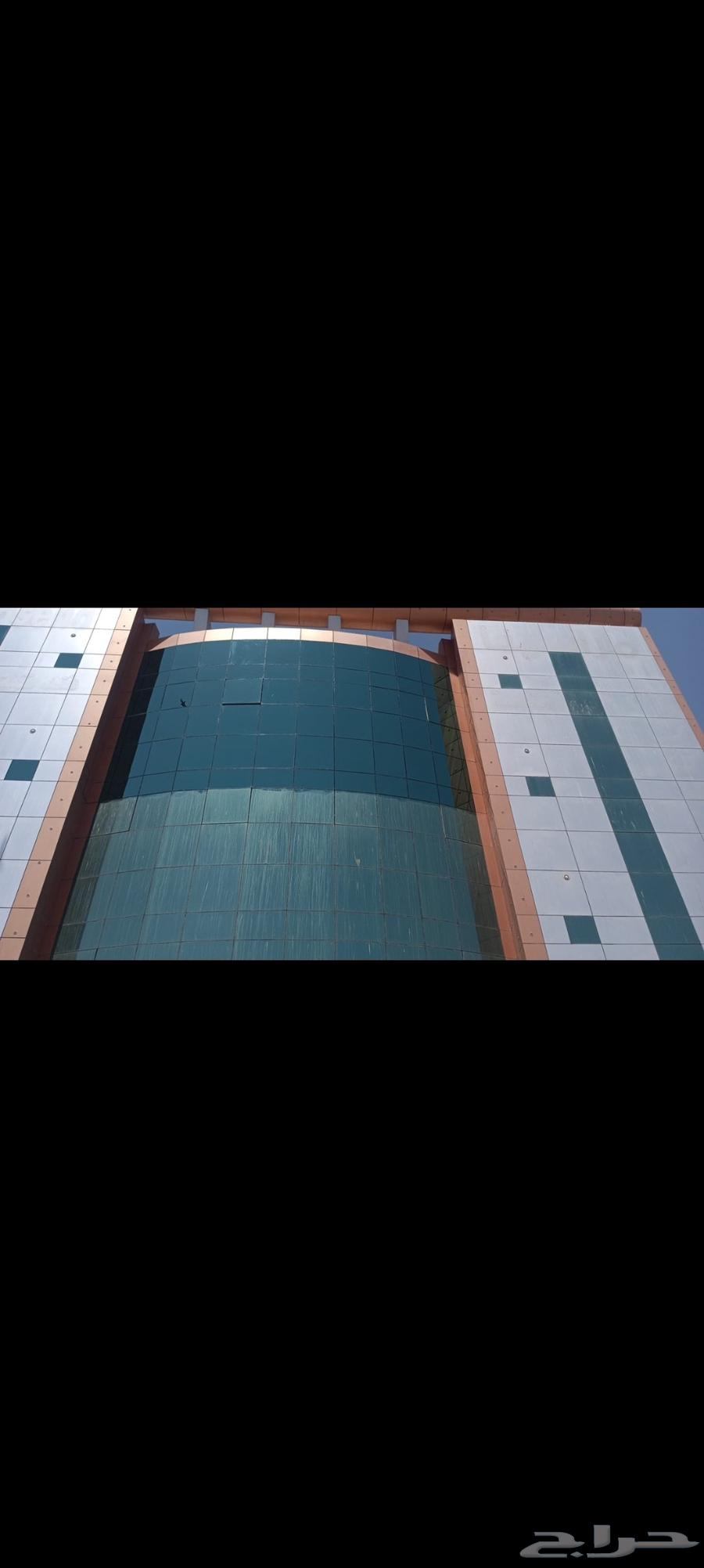 تنضيف واجهات زجاجَيه وكلادناج تنضف المحلات جليا البلاط64474283245313111