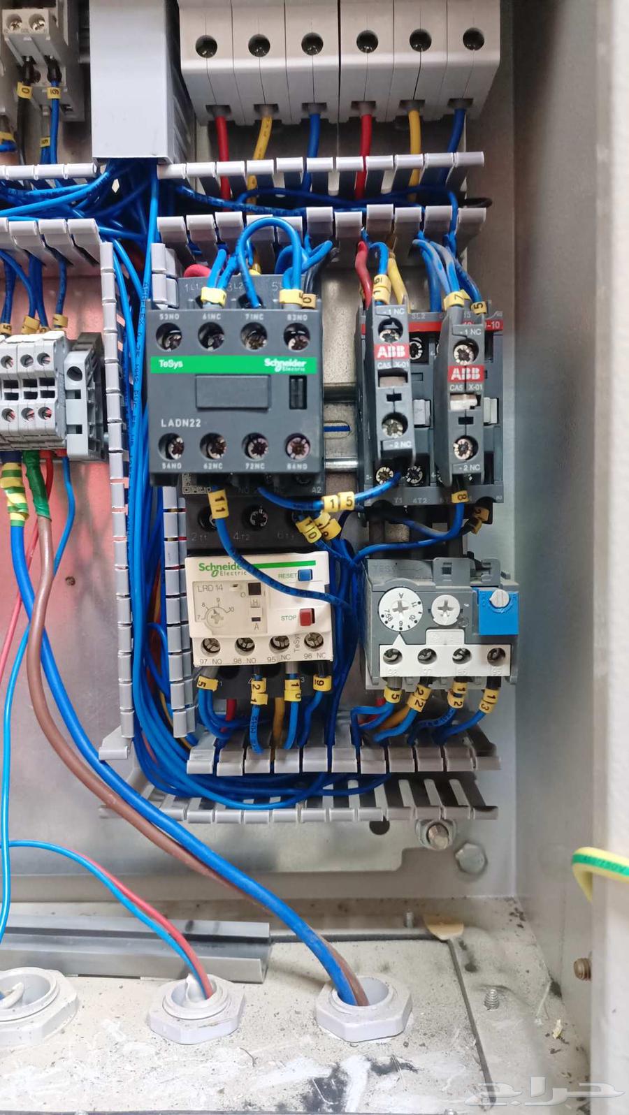 جميع انواع أعمال الكهرباء المنزلية والتجارية والاستثمارية64474139416321112