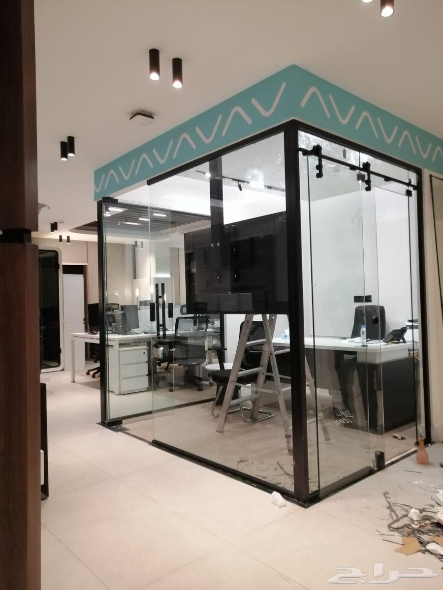 Office setup with precise details, black color accessories64474091991809110