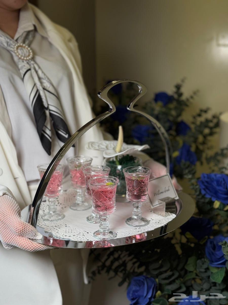 يوجد لدينا قهوجين رجال ونساء جميع المناسبات داخل خارج الرياض64486924004098112