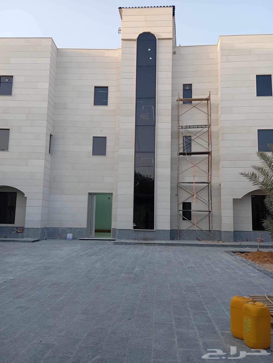 معلم المنيوم متنقل في جده64474233635970113