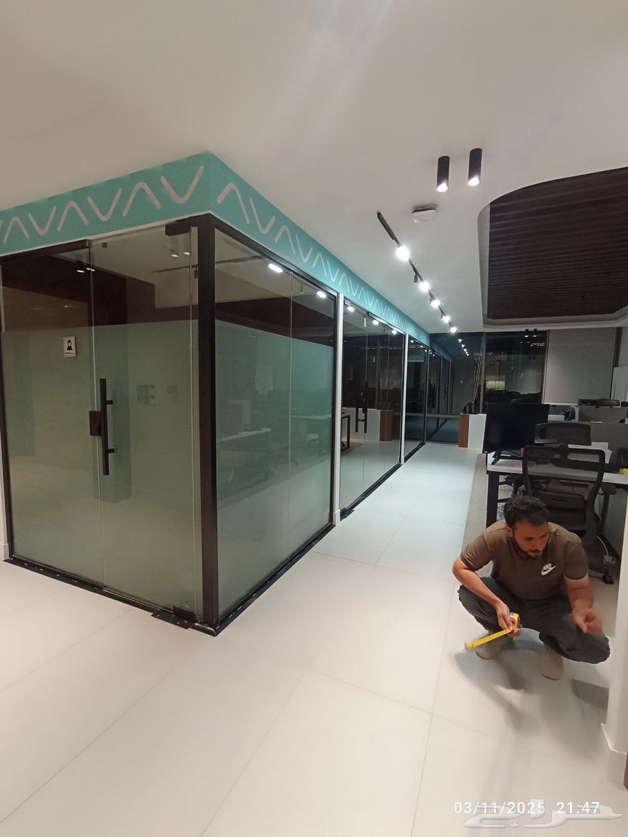 Office setup with precise details, black color accessories64474091991809111