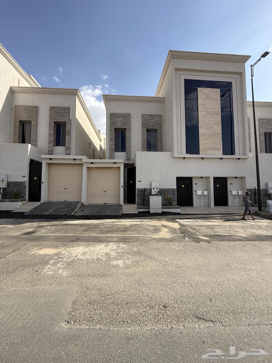 للبيع شقه ارضيه ببايكة سيارة حي المصيف مقابل نادي ضمك64473947321218111