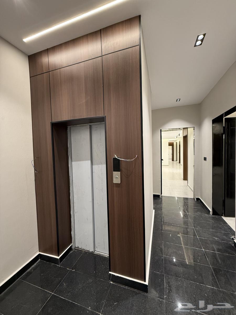 شقق علويه 6 غرف بتصميم فندقي قرب ممشي الراقي-بسعر550الف64473930844675112