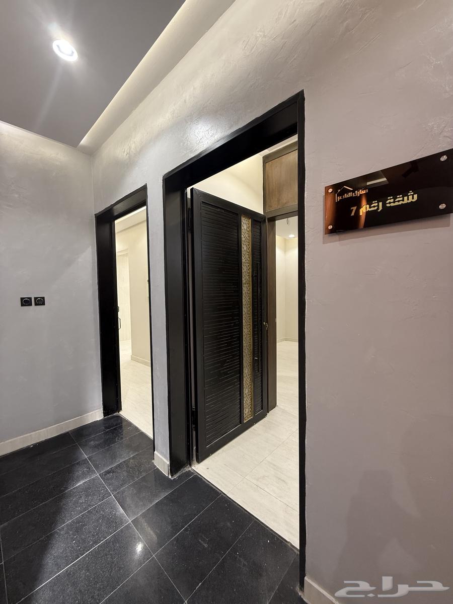 للبيع شقة بدرج داخلي للسطح سعر فرصة 510 الف عند كوبري باحص64473914612611111