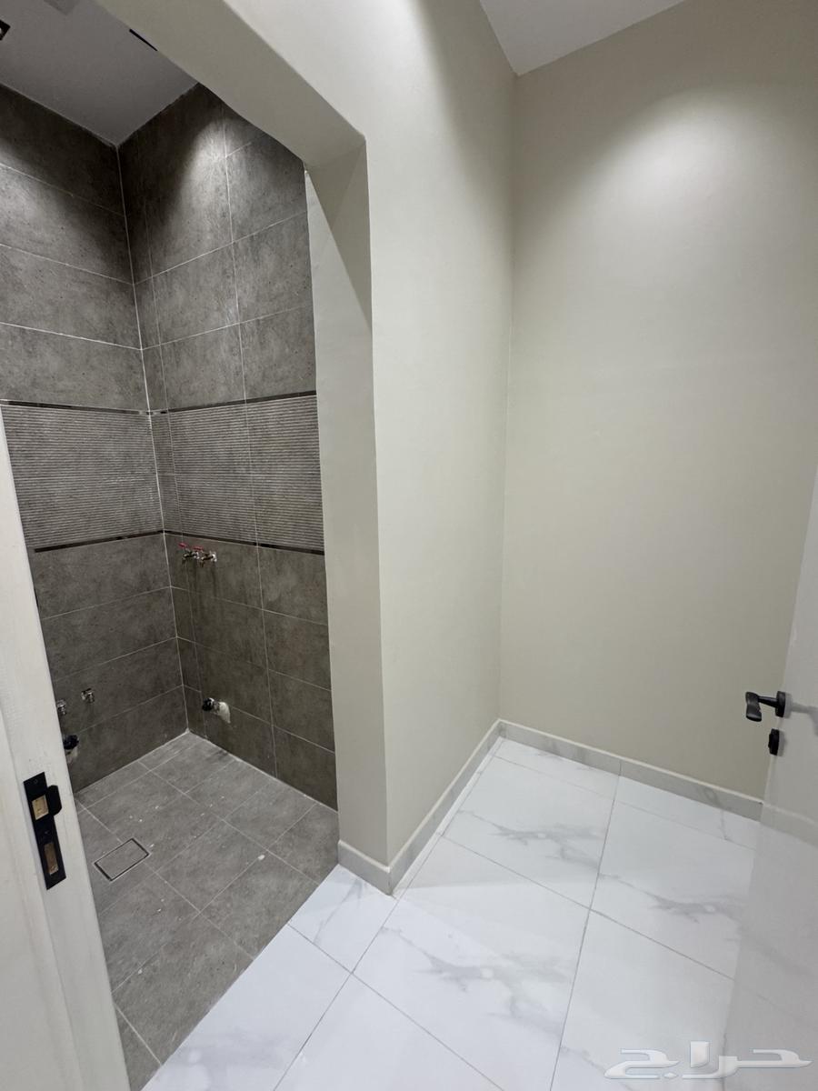 للبيع بأبها حي البديع شقه تمليك علوي مع سطح خاص 480 الف64473914824835114