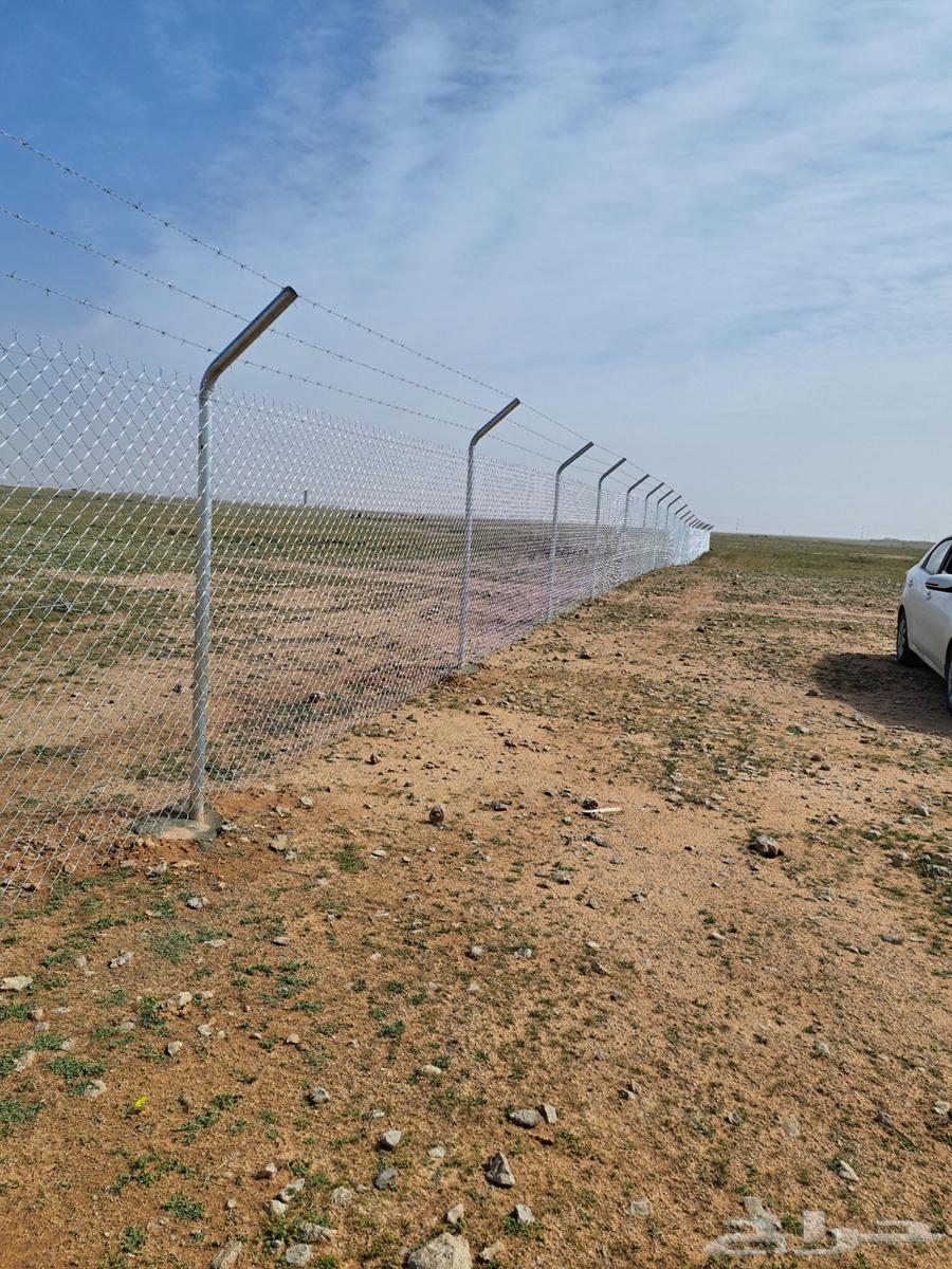 Installation of farm wire mesh and others64474345746563112